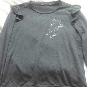 gray longsleeve with stars